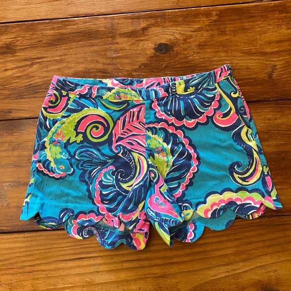 Lilly Pulitzer Pants - Lilly Pulitzer Scallop Hem Shorts Size 4 Colorful Preppy